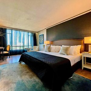 Premier Room